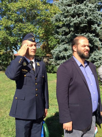 Emléktábla avatás 05